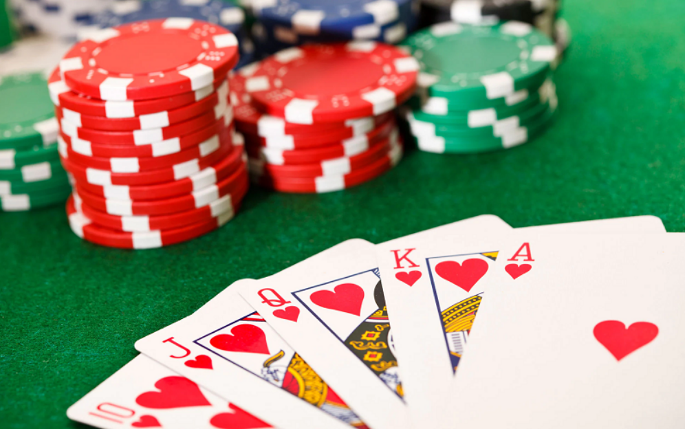 Poker là một trong những phương thức đánh bài phổ biến